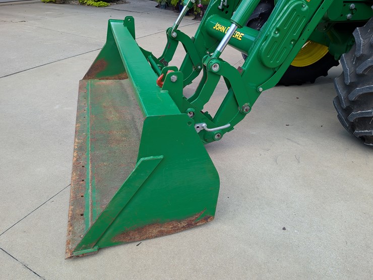 2015-john-deere-6175r-image-10
