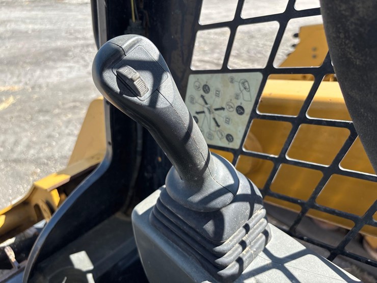 2021-caterpillar-259d3-image-20