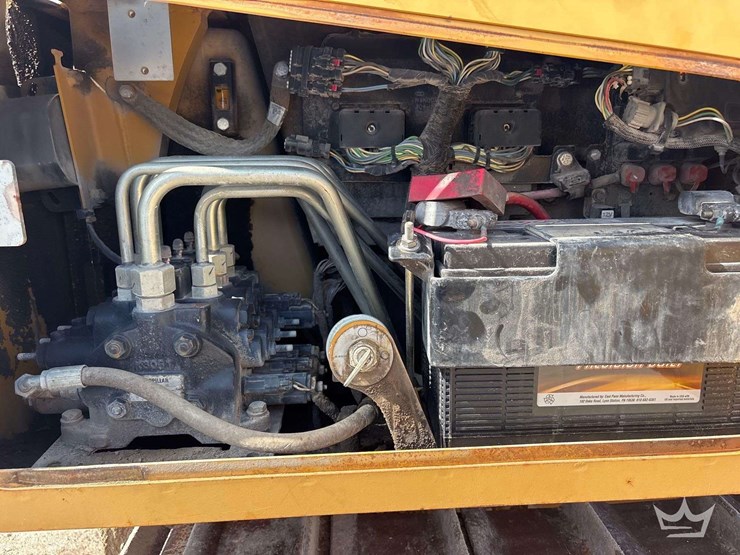 2013-caterpillar-d5k2-image-11