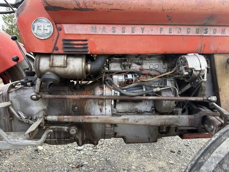 massey-ferguson-135-image-16