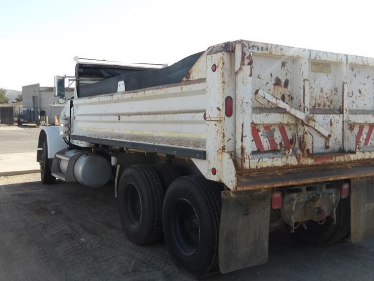 1997-peterbilt-379-image-4