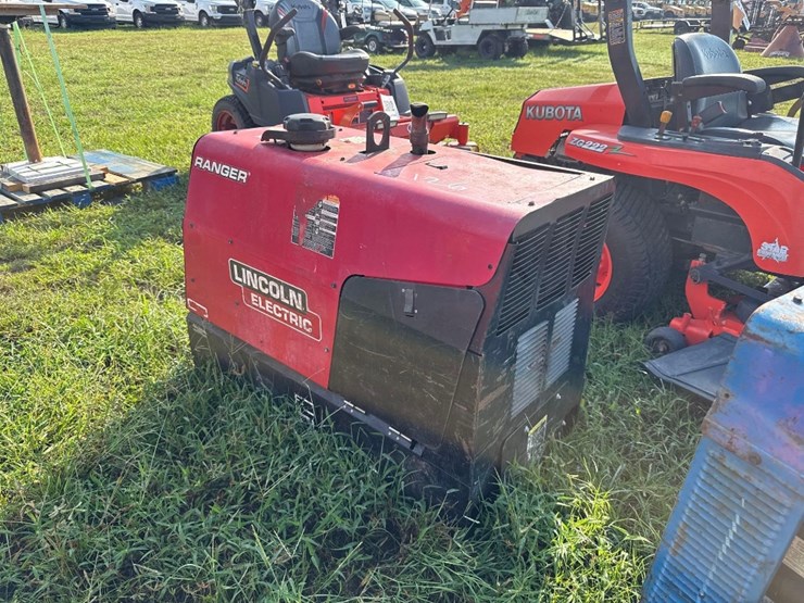 126---lincoln-electric-ranger-225-generator/welder-image-1