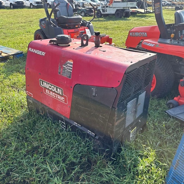 126 - LINCOLN ELECTRIC RANGER 225 GENERATOR/WELDER