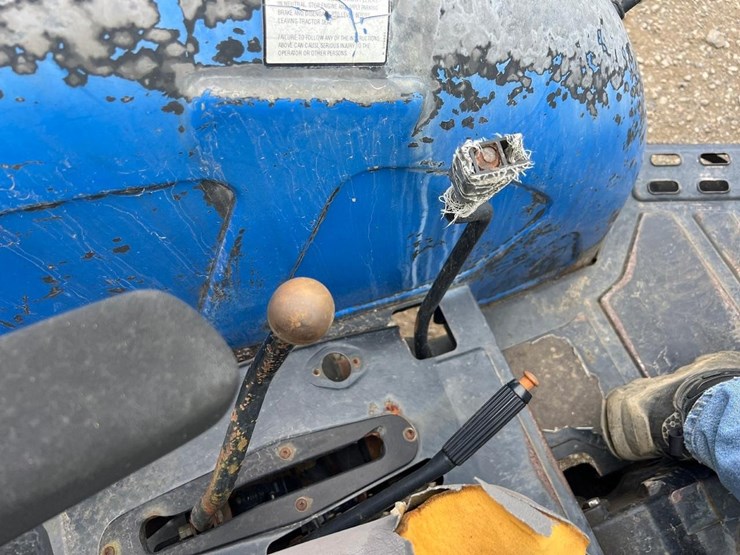new-holland-tn65-image-24
