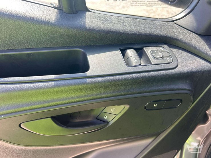 2010-mercedes-benz-sprinter-4500-image-12