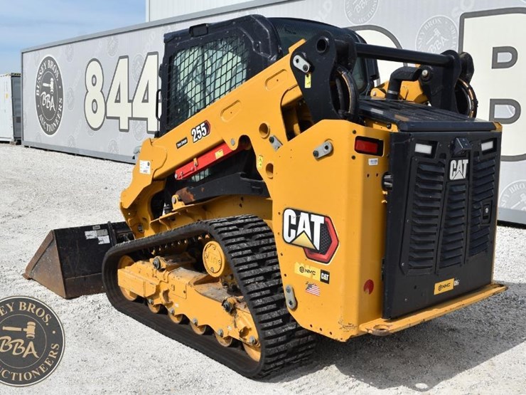 2024-caterpillar-255-image-4