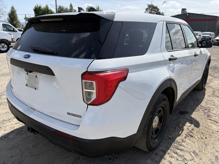 2020-ford-explorer-image-4