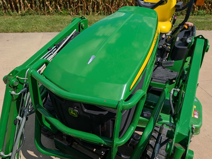 2012-john-deere-1026r-image-14