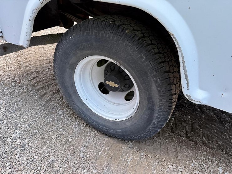 1992-chevrolet-cheyenne-3500-image-14