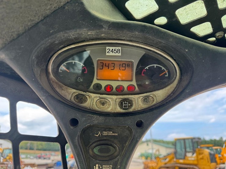 2016-bobcat-t590-image-23