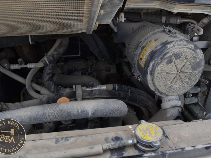 2022-takeuchi-tl10v2-image-38