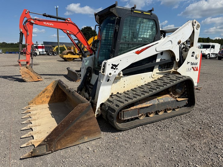 2020-bobcat-t770-image-1