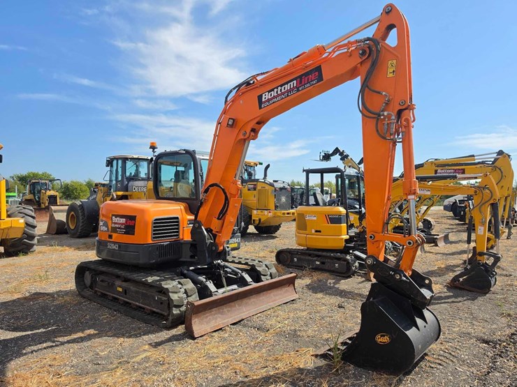 2023-doosan-dx85r-3-image-3