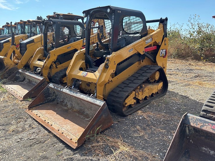 2021-caterpillar-259d-image-2