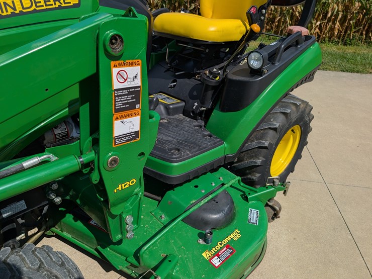 2012-john-deere-1026r-image-26