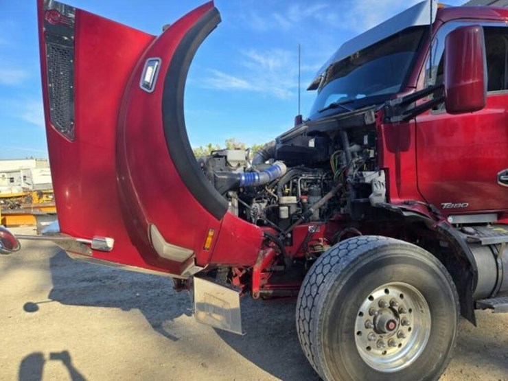 2016-kenworth-t880-image-38