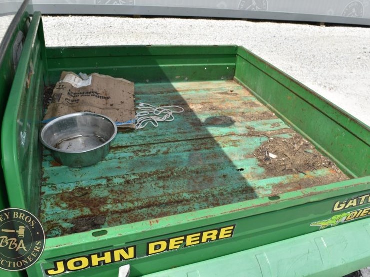 john-deere-gator-image-16