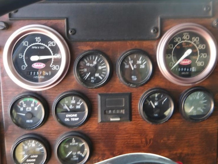 1997-peterbilt-379-image-27