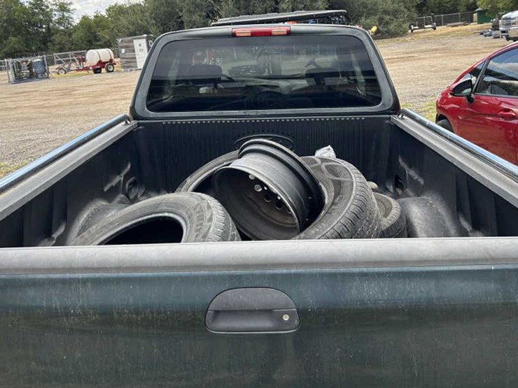 2002-ford-f150-xlt-image-12