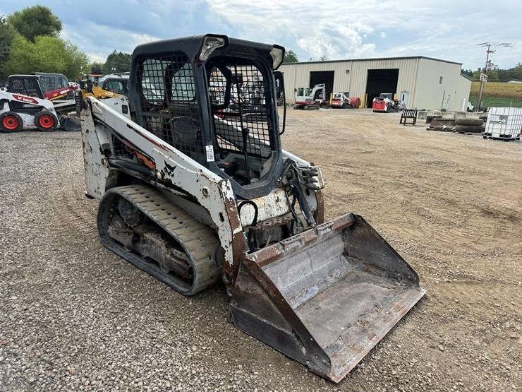 2016-bobcat-t450-image-8