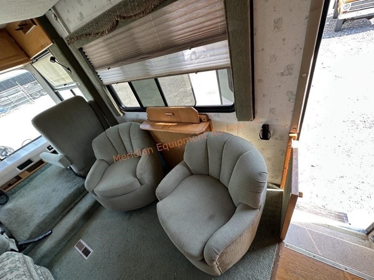 1999-safari-trek-24'-motorhome-image-49