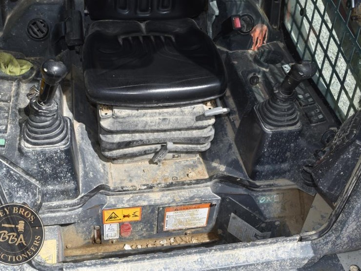 2022-takeuchi-tl10v2-image-49