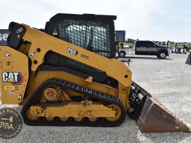 2024-caterpillar-255-image-7