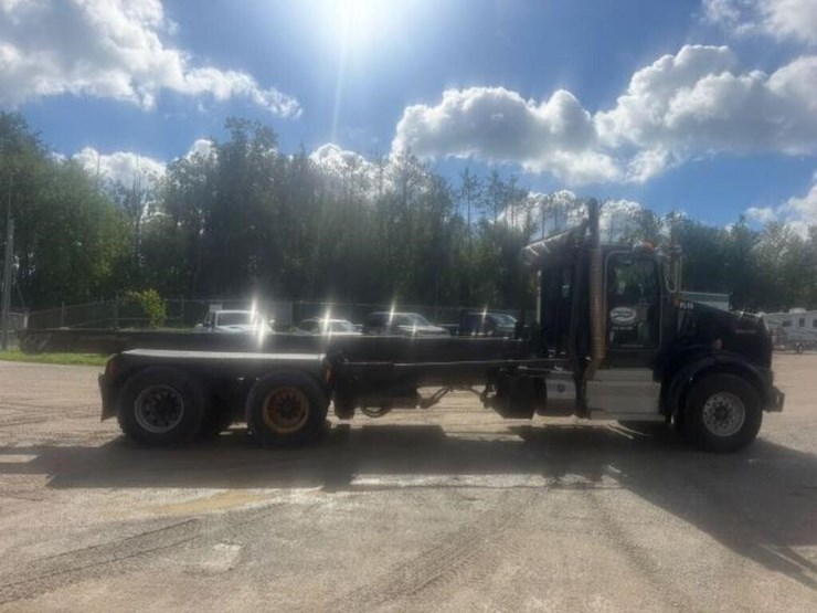 2012-kenworth-t800-image-3
