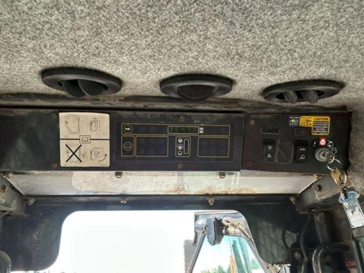 2003-new-holland-ls170-image-17
