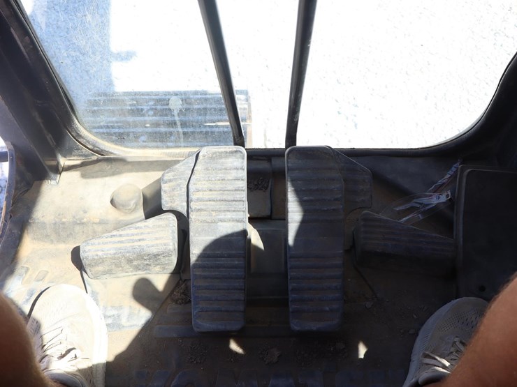 komatsu-pc138us-lc-image-39