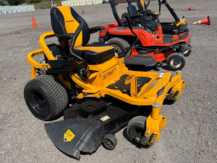 #18670-•-2019-cub-cadet-ultima-zt3-zero-turn-mower-image-1