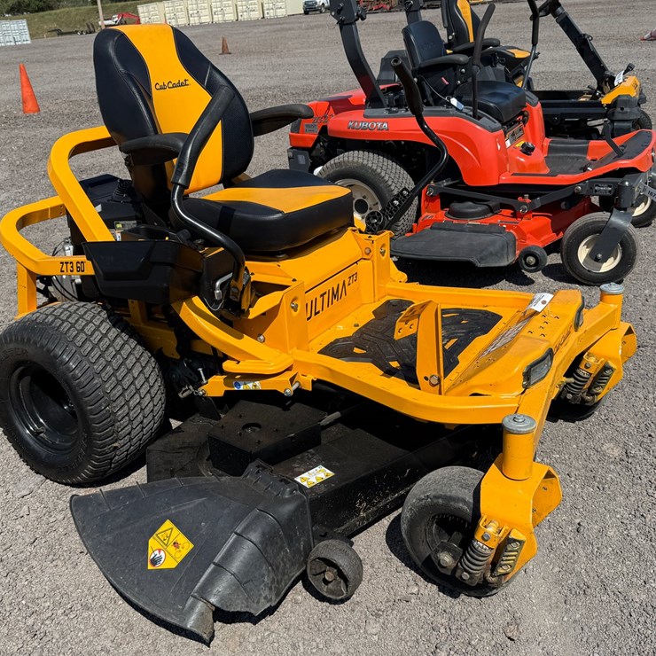 #18670 • 2019 CUB CADET ULTIMA ZT3 ZERO TURN MOWER