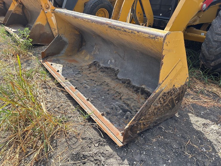 2023-caterpillar-416-image-12