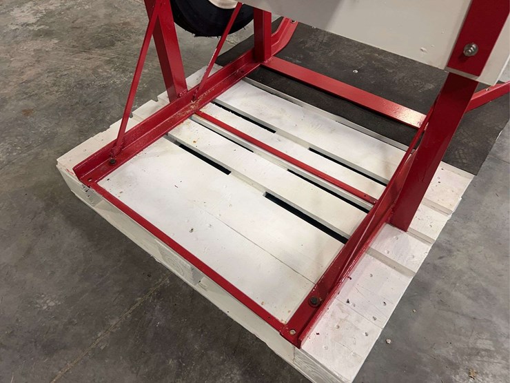 international-end-gate-seeder-image-27