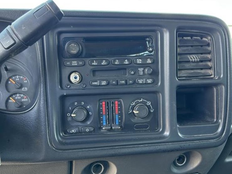 2007-chevrolet-3500-image-10