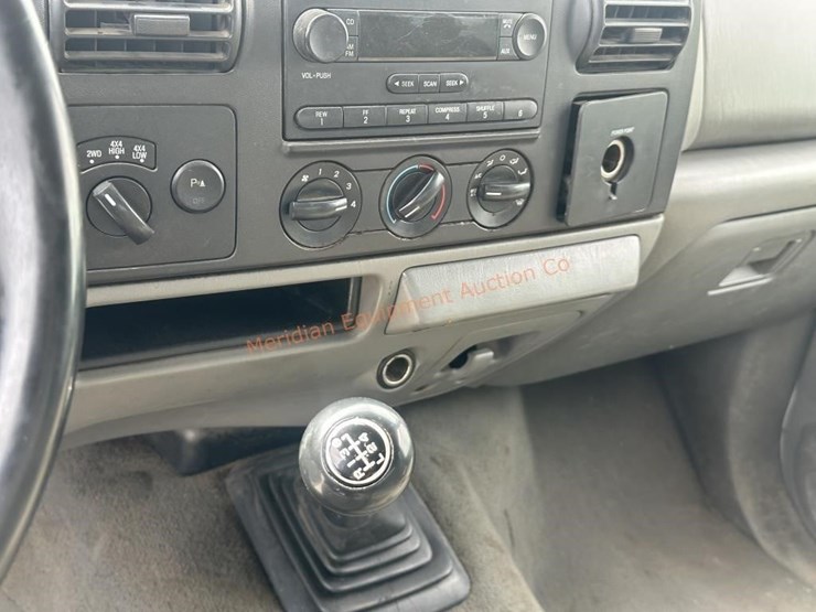 2005-ford-f350-image-33