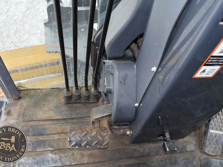 2010-deere-670g-image-62