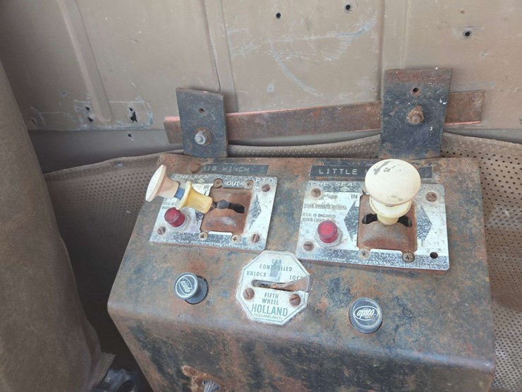 1984-international-1954-conventional-cab-image-24