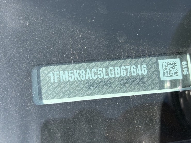 2020-ford-explorer-image-9