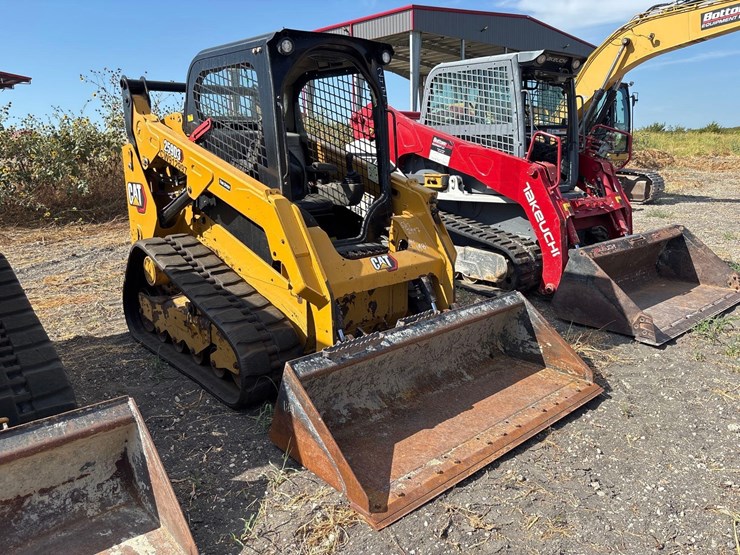 2021-caterpillar-259d-image-3