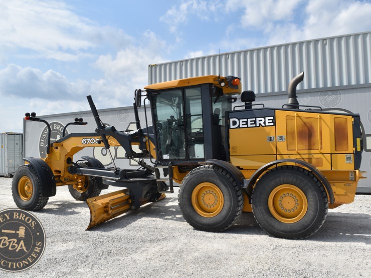 2010-deere-670g-image-8