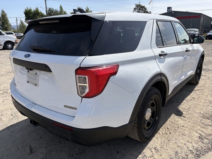 2020-ford-explorer-image-4