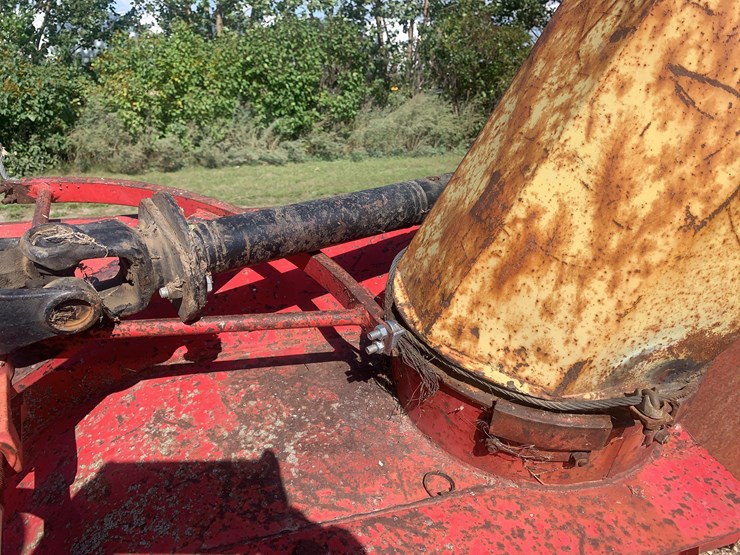 farm-king-960-snowblower-image-11