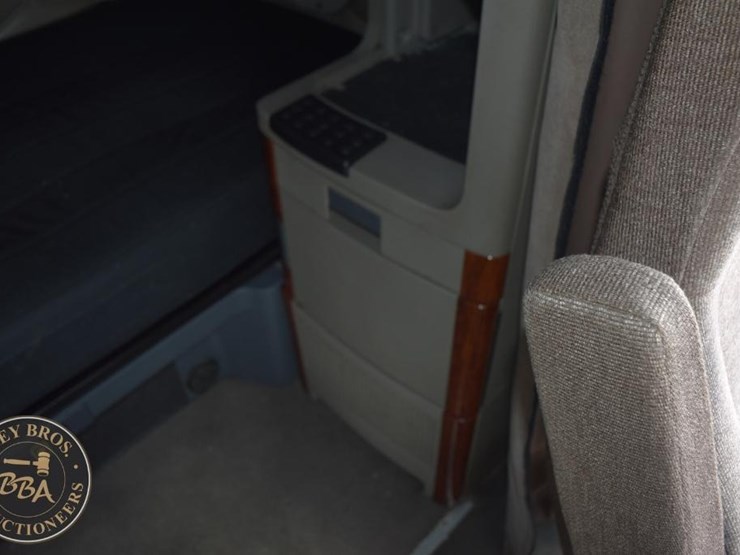 2016-freightliner-cascadia-125-image-53