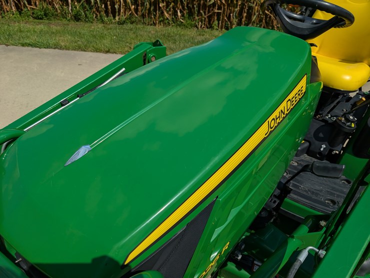 2012-john-deere-1026r-image-17