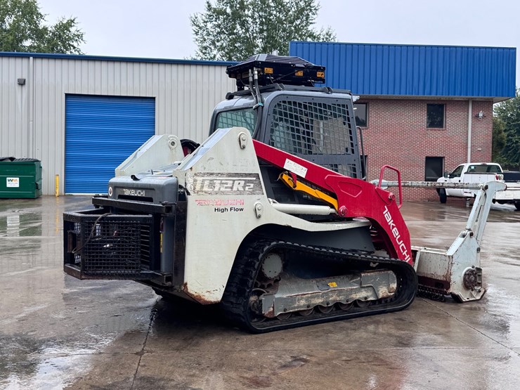 2022-takeuchi-tl12r2-image-3