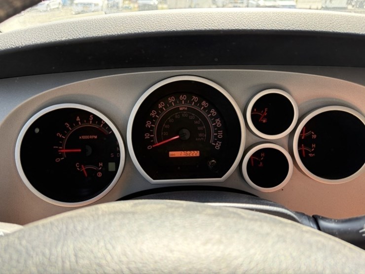 2008-toyota-tundra-image-29