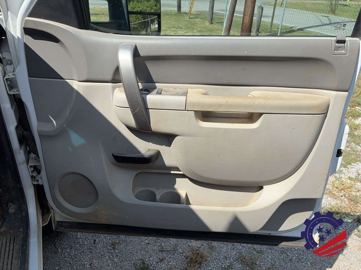 2013-chevrolet-silverado-2500hd-image-62