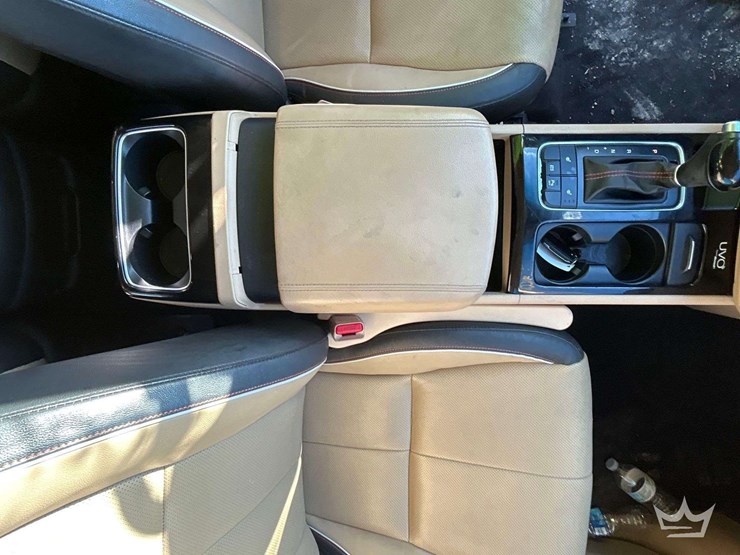 2015-kia-sedona-image-18