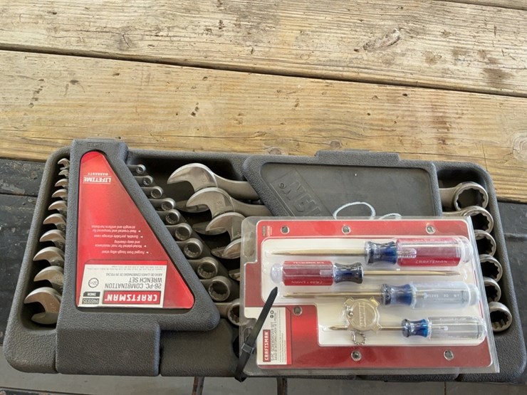 craftsman-standard-combination-wrench-set-and-screwdriver-set-image-4